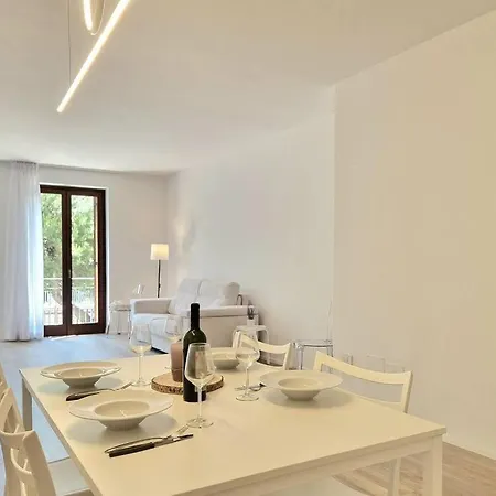 Minimal Chic Wi-fi Clima Apartment *