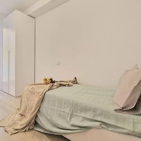 Minimal Chic Wi-fi Clima Apartment