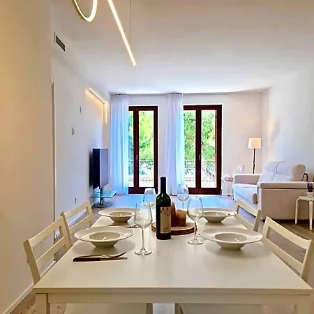 Minimal Chic Wi-fi Clima Apartment *